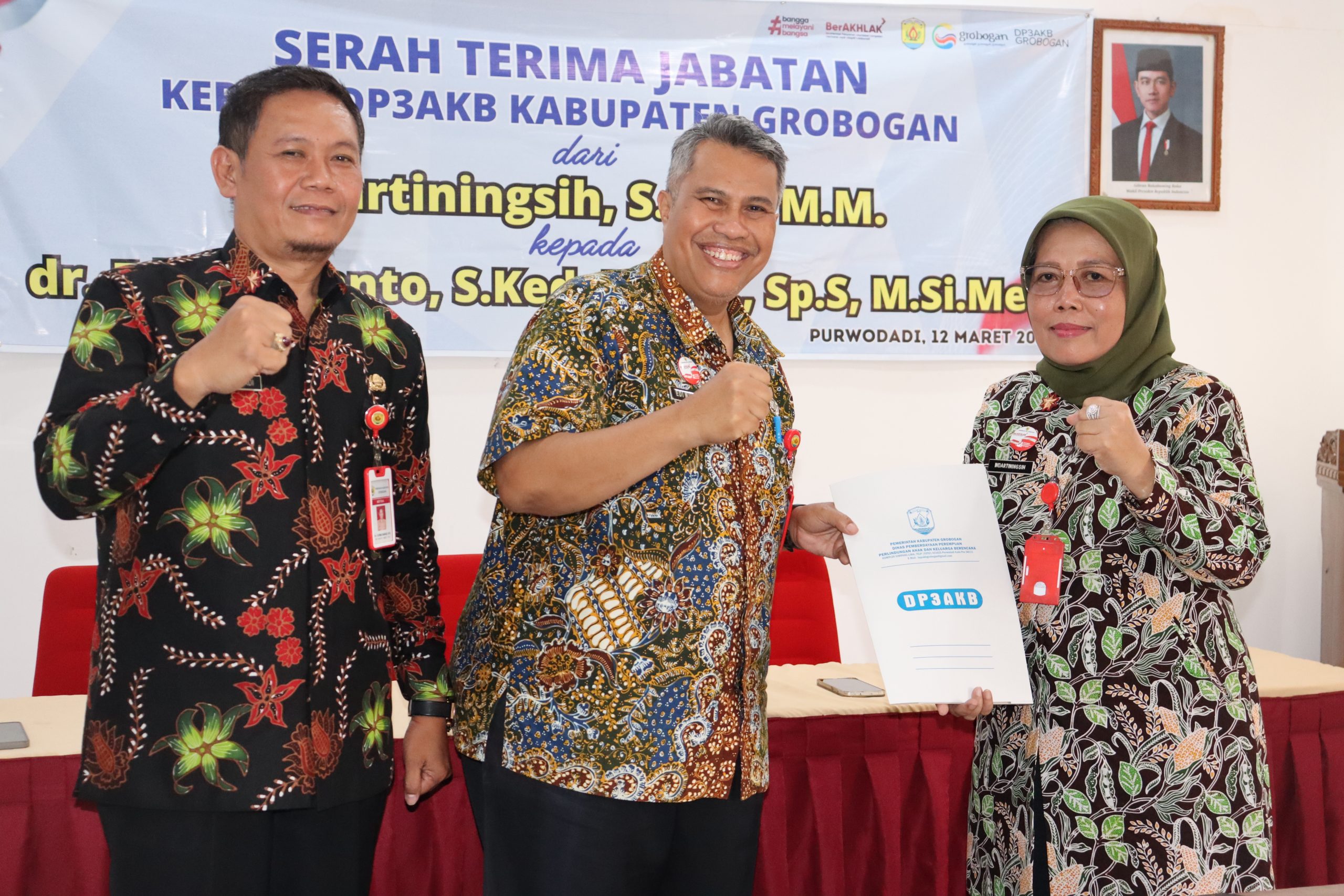 Estafet Kepemimpinan DP3AKB Grobogan: dr. Edi Mulyanto Resmi Terima Mandat Jabatan
